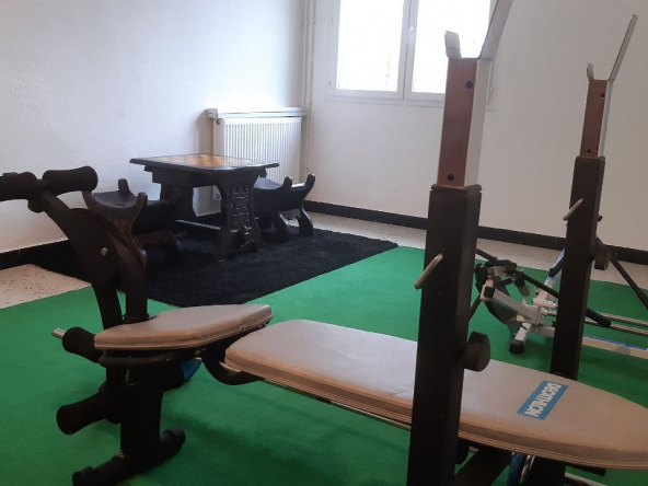Maison salle de sport en bas